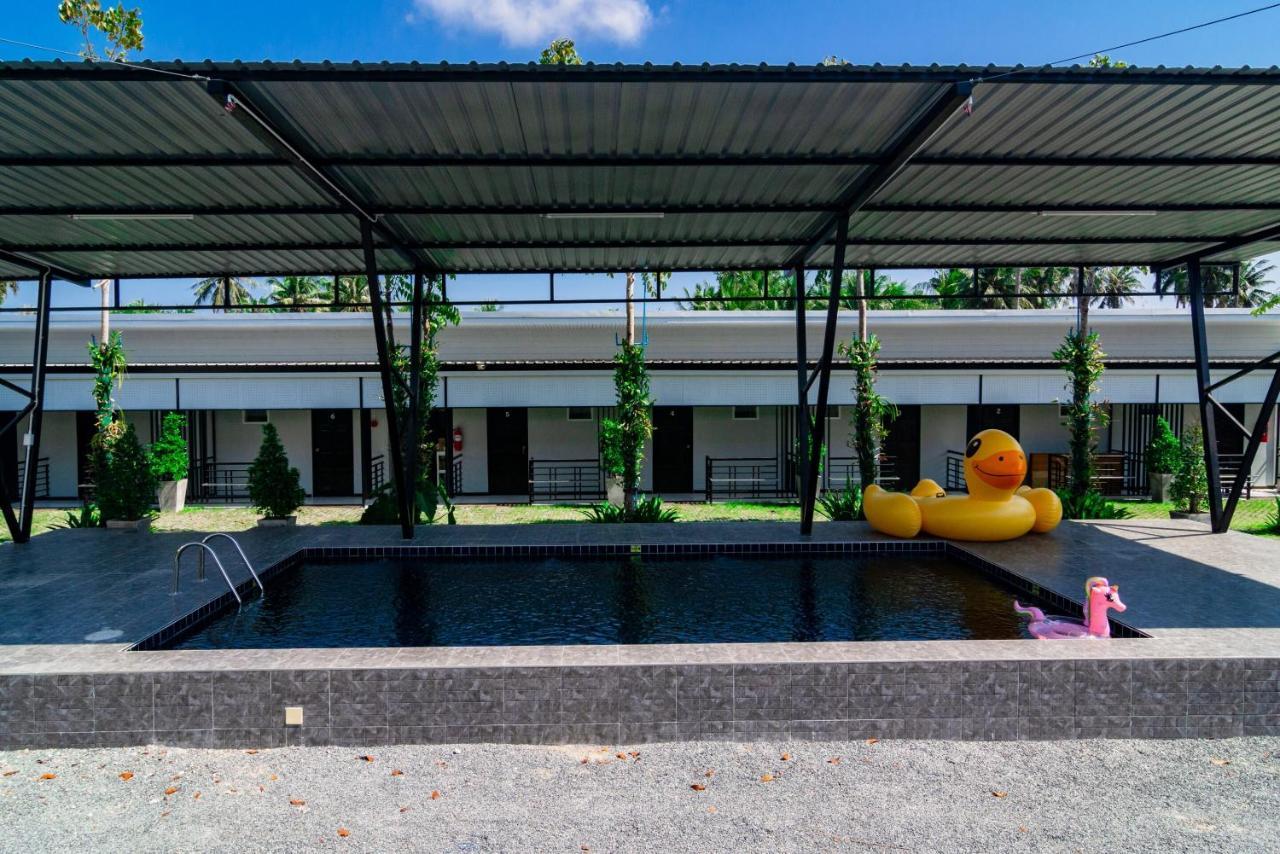 Oyo 533 Runya Poolvilla Prachuap Khiri Khan Exterior photo