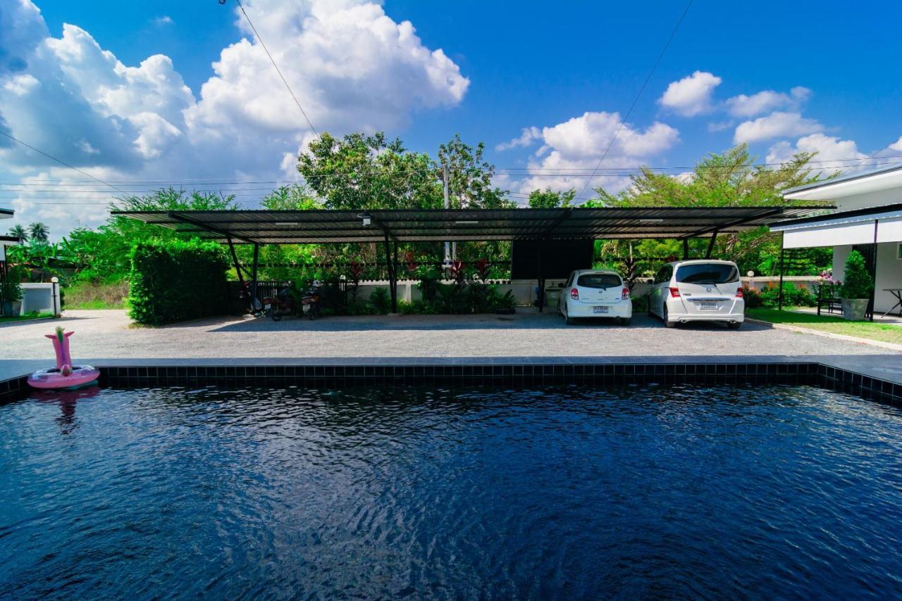 Oyo 533 Runya Poolvilla Prachuap Khiri Khan Exterior photo